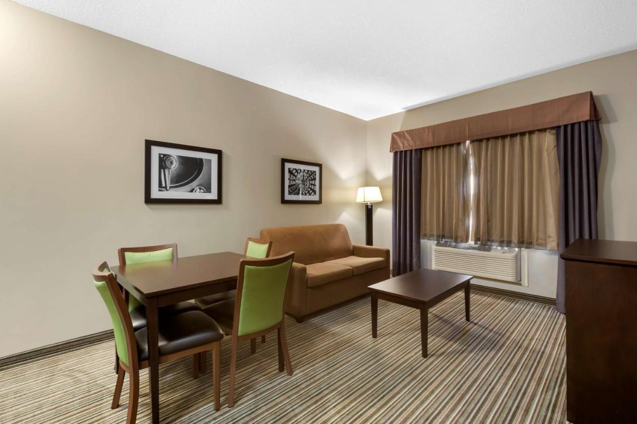 Best Western Plus Fort Saskatchewan Inn & Suites Exterior photo