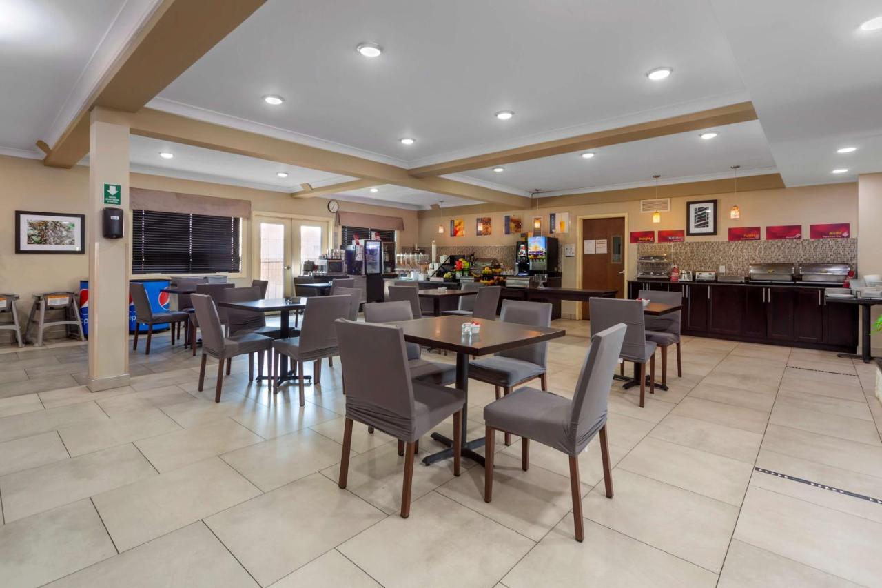 Best Western Plus Fort Saskatchewan Inn & Suites Exterior photo